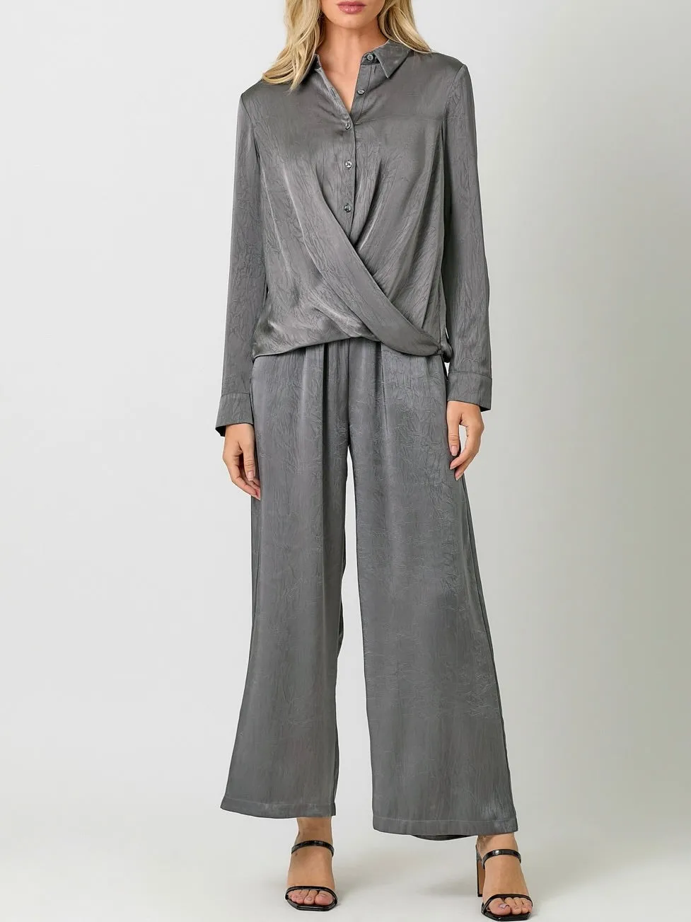 Buttondown Twist Bottom Top - Charcoal