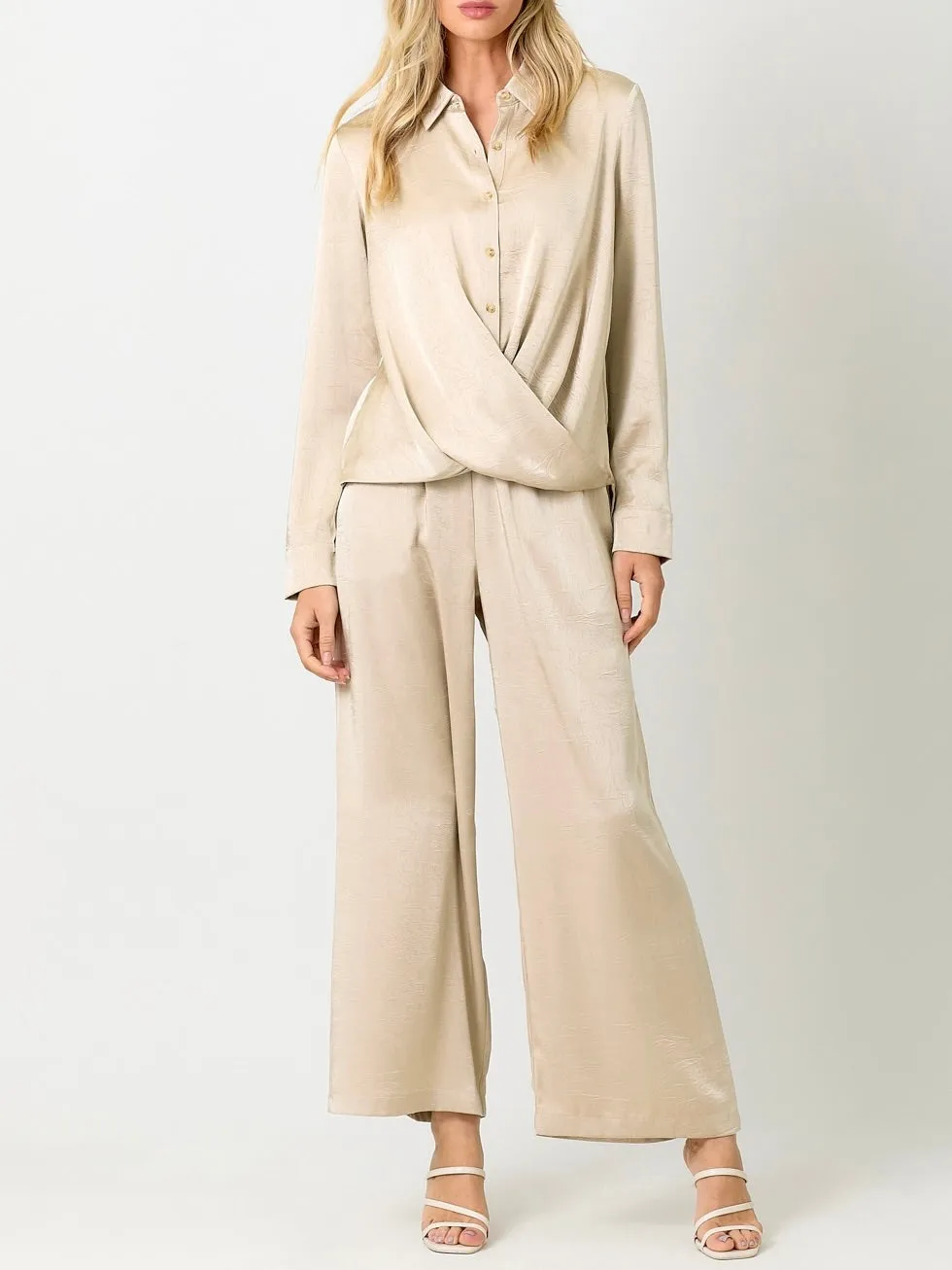 Buttondown Twist Bottom Top - Sand