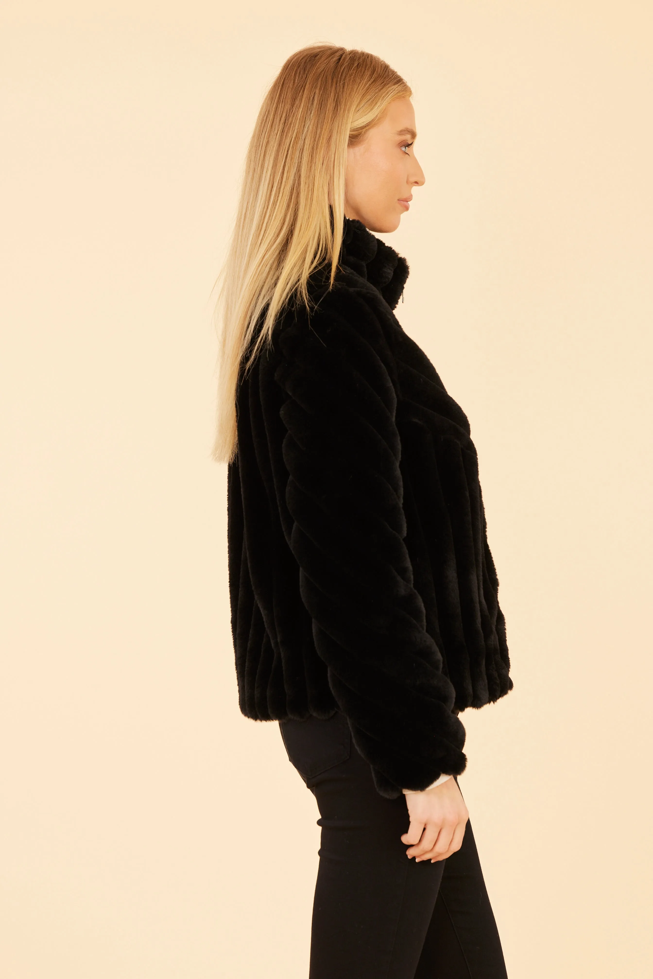 Faux Fur Grooved Zip-Up Jacket