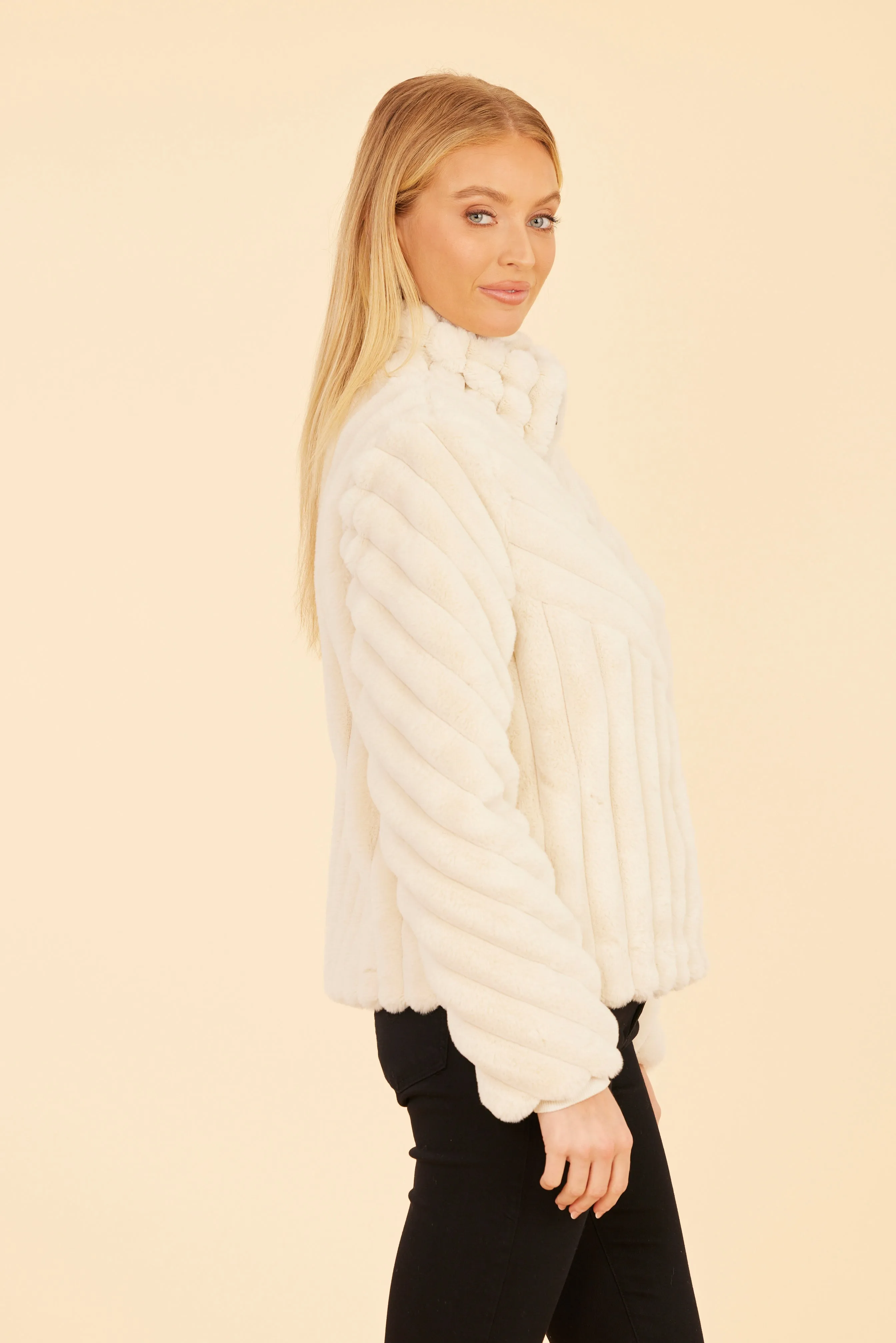 Faux Fur Grooved Zip-Up Jacket