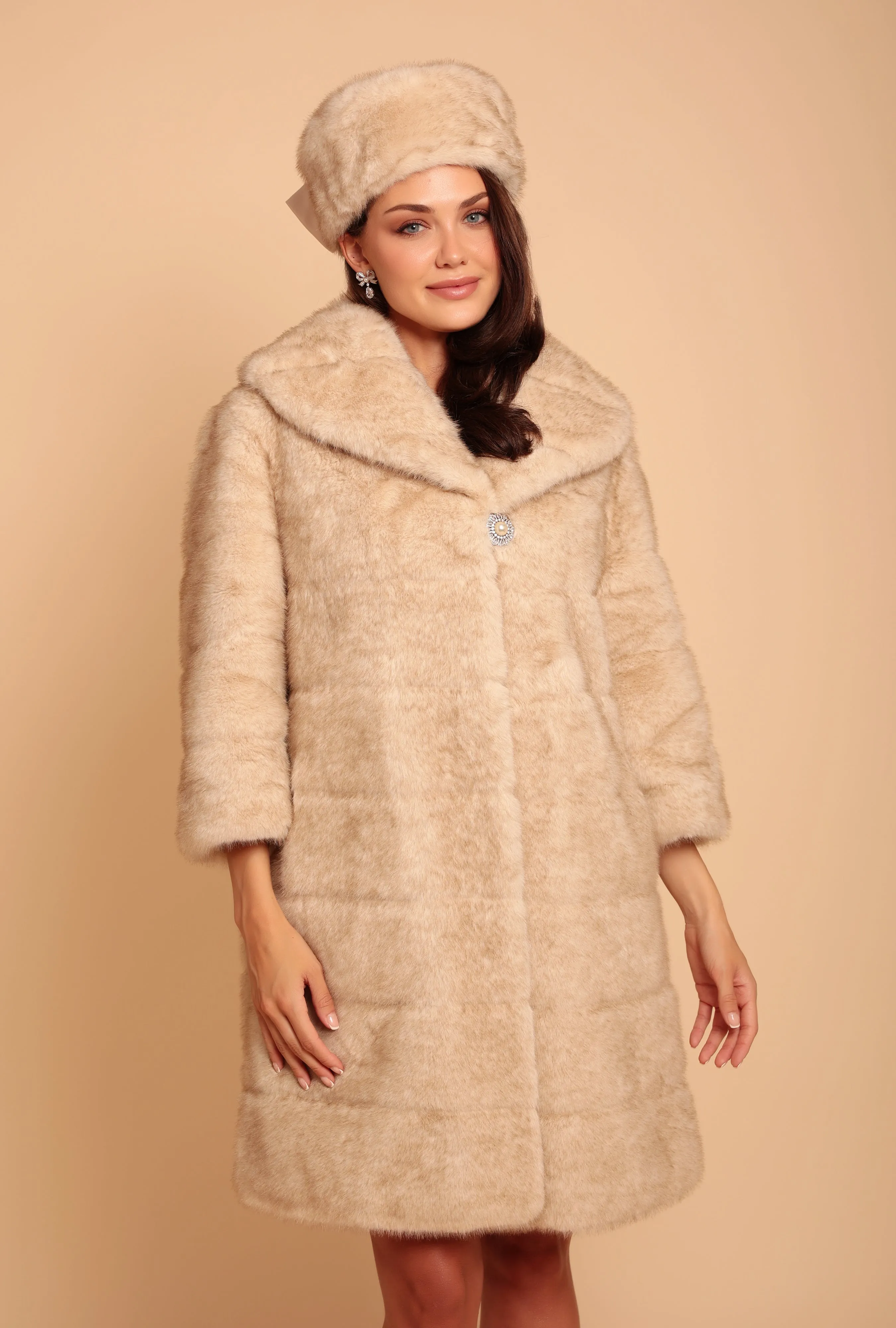 'Hollywood' Faux Fur Coat in Crema