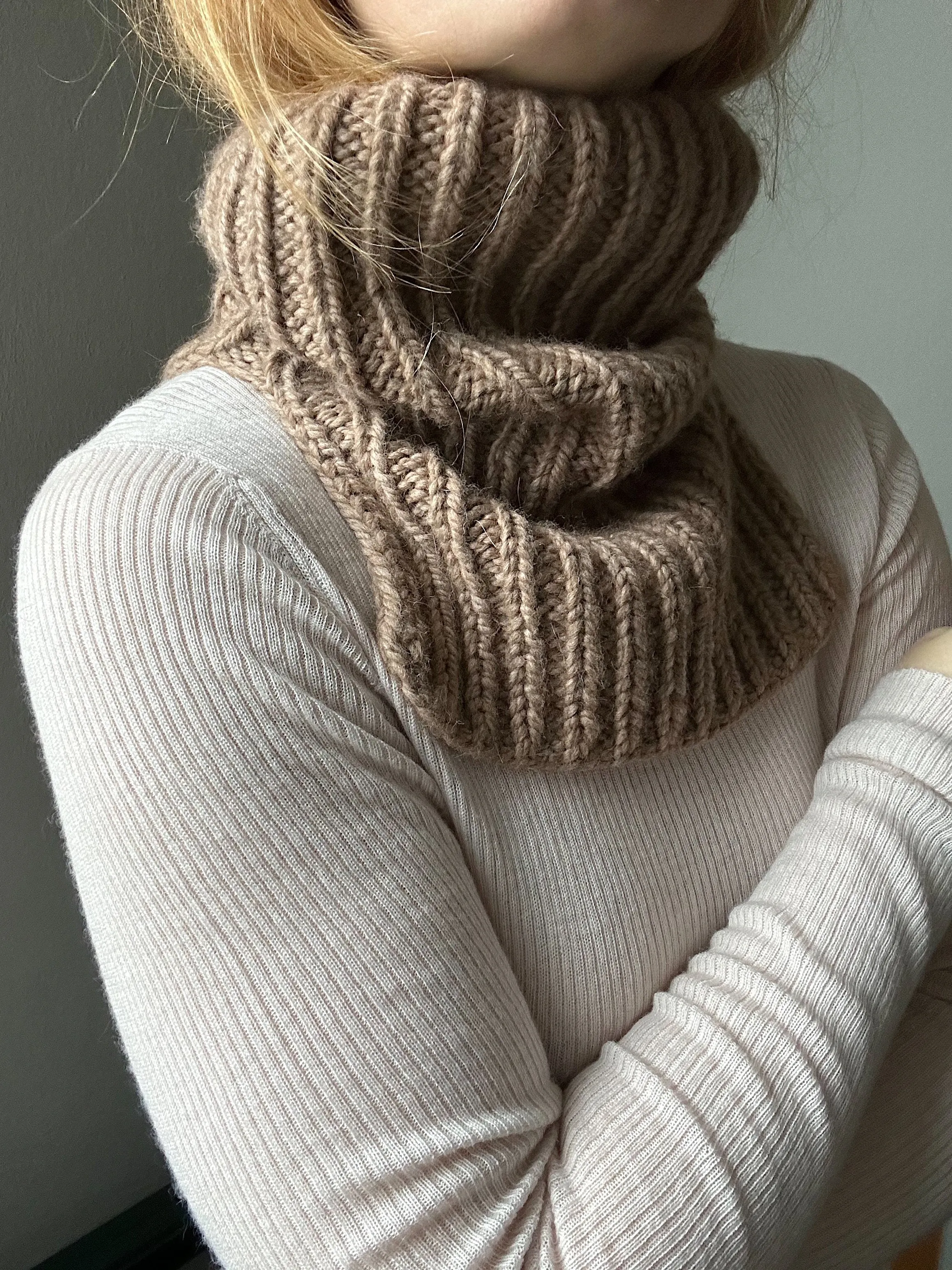 Nellie Neck Warmer - ENGLISH