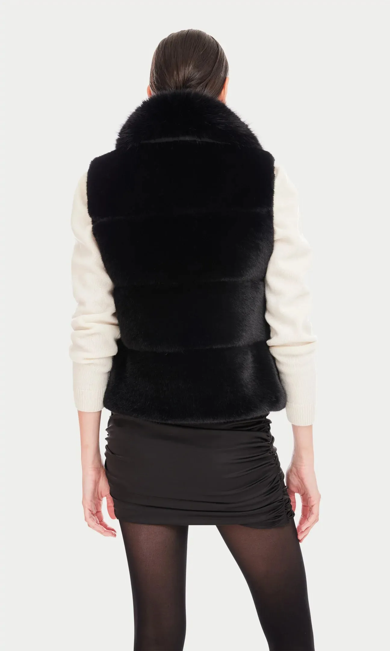 PHOEBE FAUX FUR VEST - BLACK