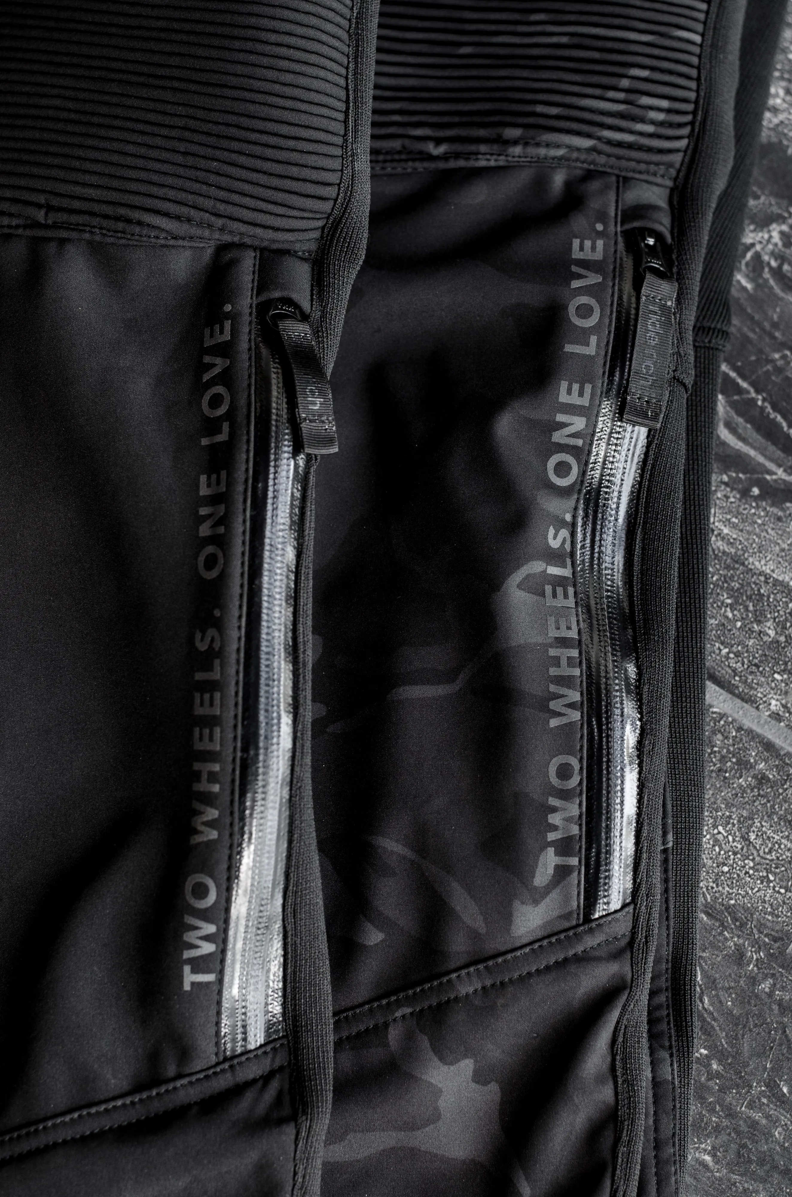 Unit 16™ Armoured Softshell Cargo Joggers {Black}