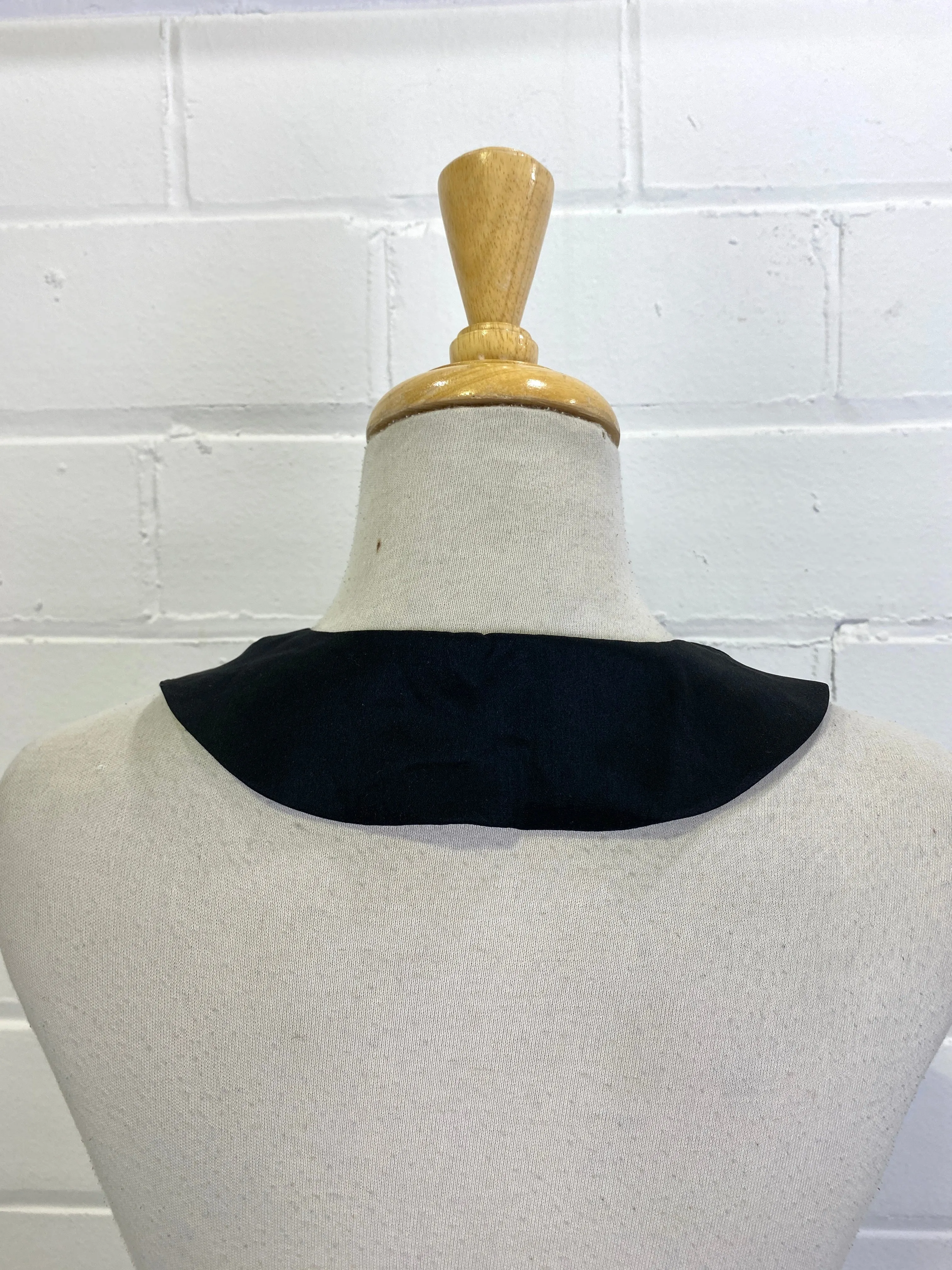 Vintage 1930s Black Striped Bib Front Collar